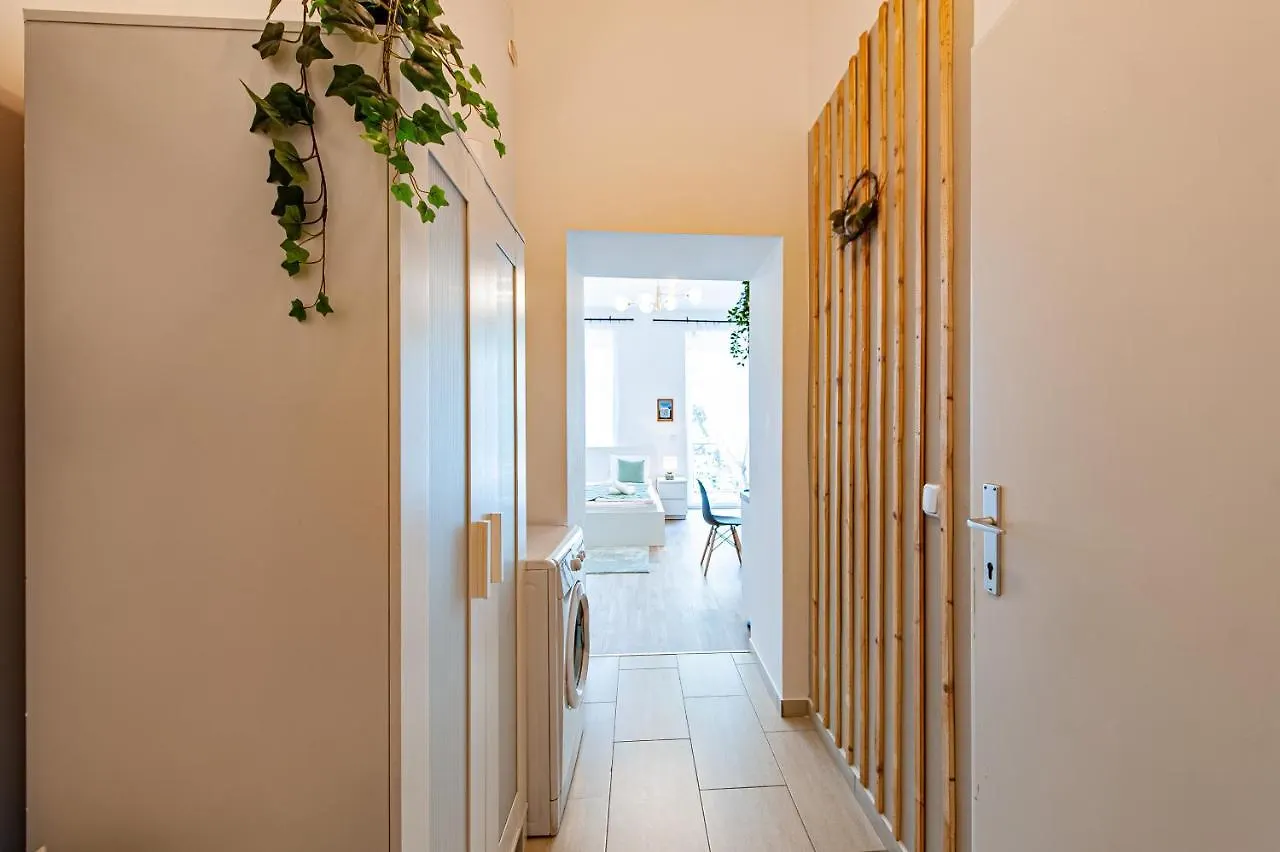 My City Apartment- Vienna Jungle Room 0*,  Austria