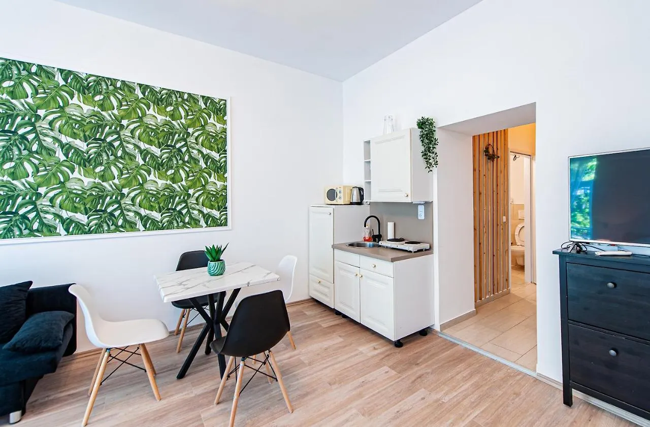 My City Apartment- Vienna Jungle Room 0*,  Austria