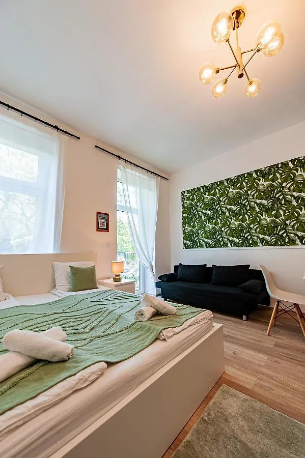 My City Apartment- Vienna Jungle Room location